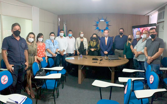CONIAPE promove reunião com a CEF Caruaru e prefeitos consorciados
